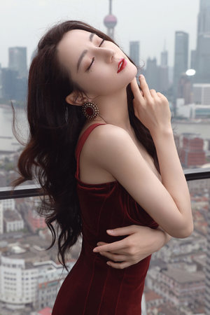 军人野外吮她的花蒂无码视频