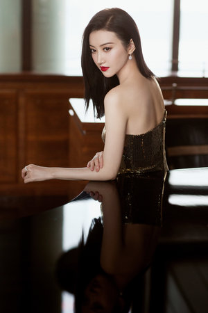 在丈夫面前被侵犯电影